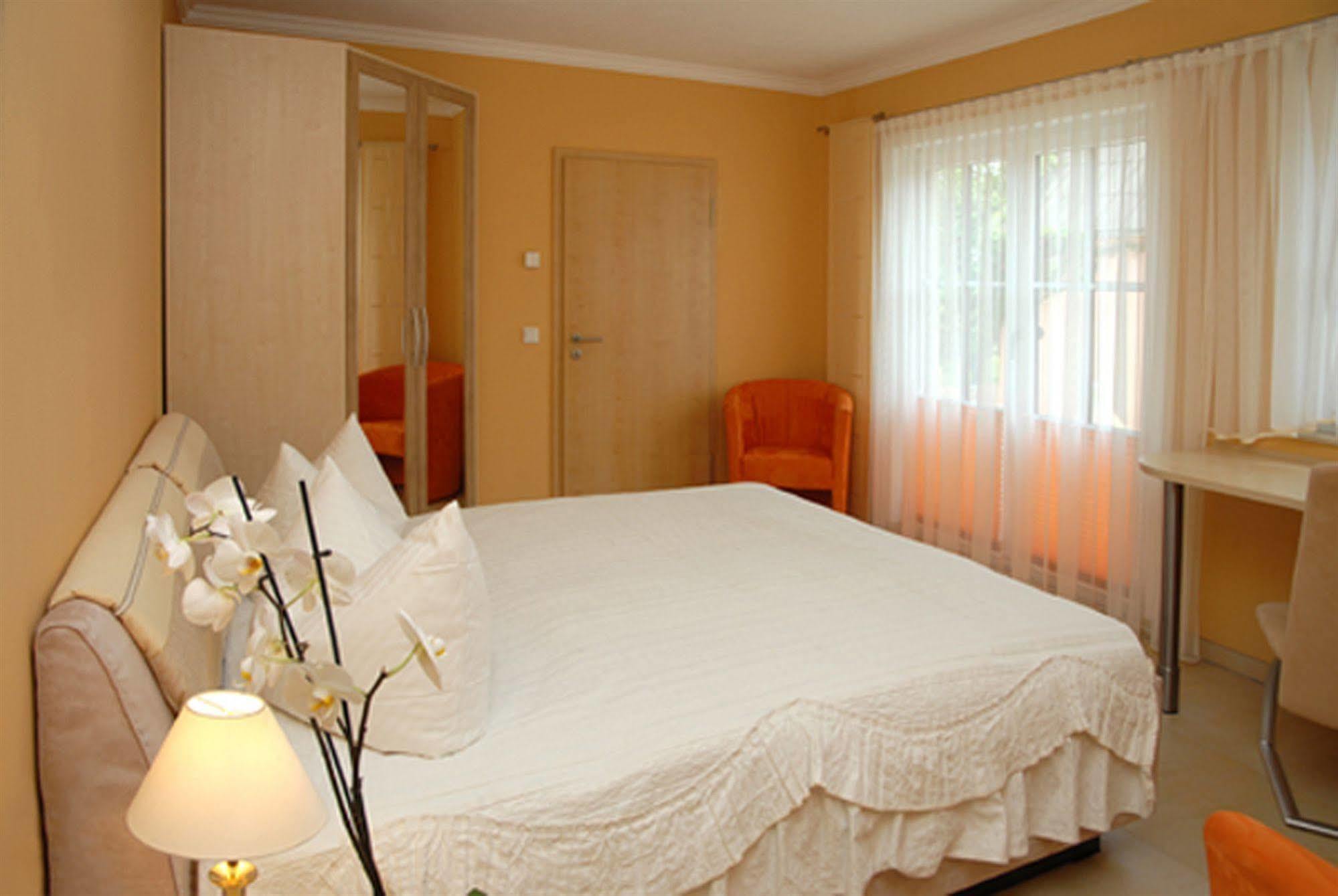 Hotel "Pension Marlis" Garni Reichenberg  Esterno foto